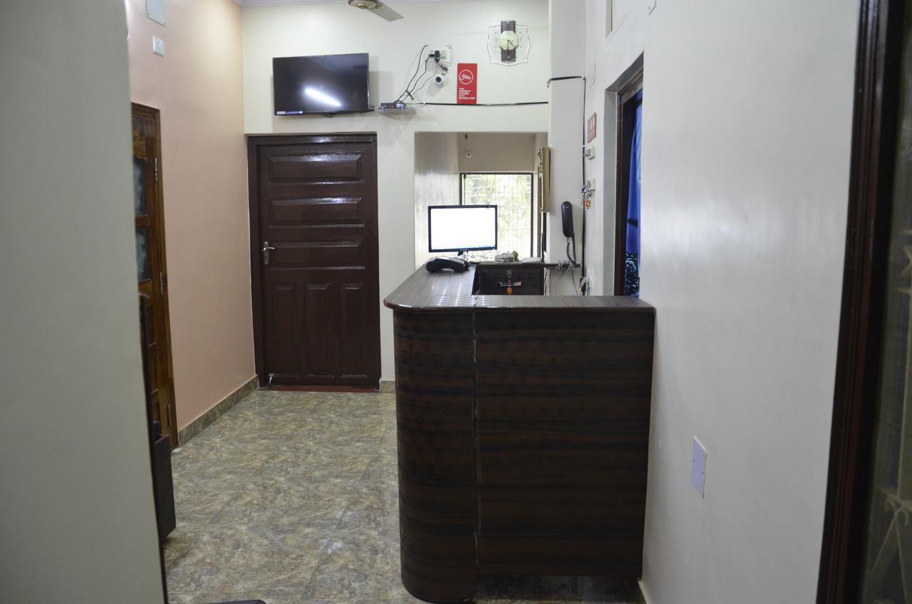 Oyo 7622 Varanasi Stays Bagian luar foto